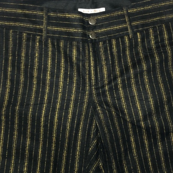 NWOT- Alice + Olivia Black & Gold Pinstripe Flare Leg Pants - Picture 4 of 6
